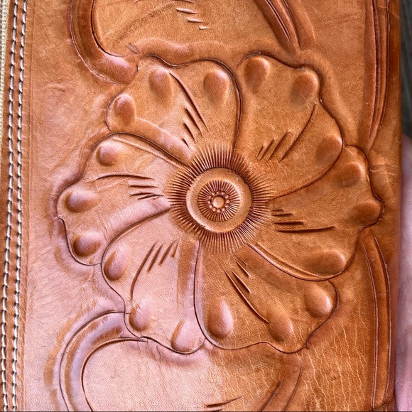 Vintage Tooled Poppy Clutch Purse - Picture 7 of 16